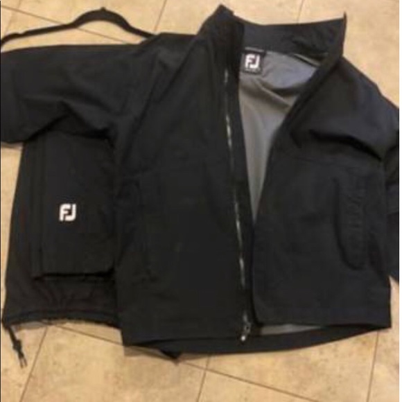 Footjoy (rain suit for golf) - Picture 2 of 2